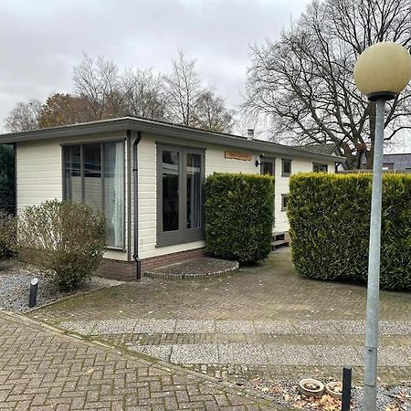 Gezellig Chalet Op De Prachtige Veluwe พุทเทิน ภายนอก รูปภาพ