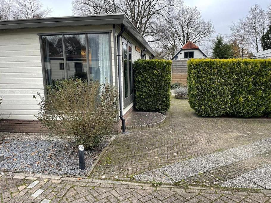 Gezellig Chalet Op De Prachtige Veluwe พุทเทิน ภายนอก รูปภาพ
